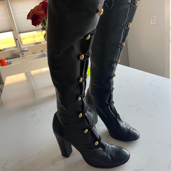 Marc Jacobs size 8 leather boots, front gold buttons - Picture 8 of 12